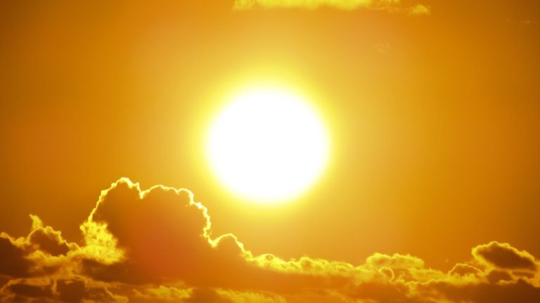 UV index could reach extreme this weekend: meteorologist