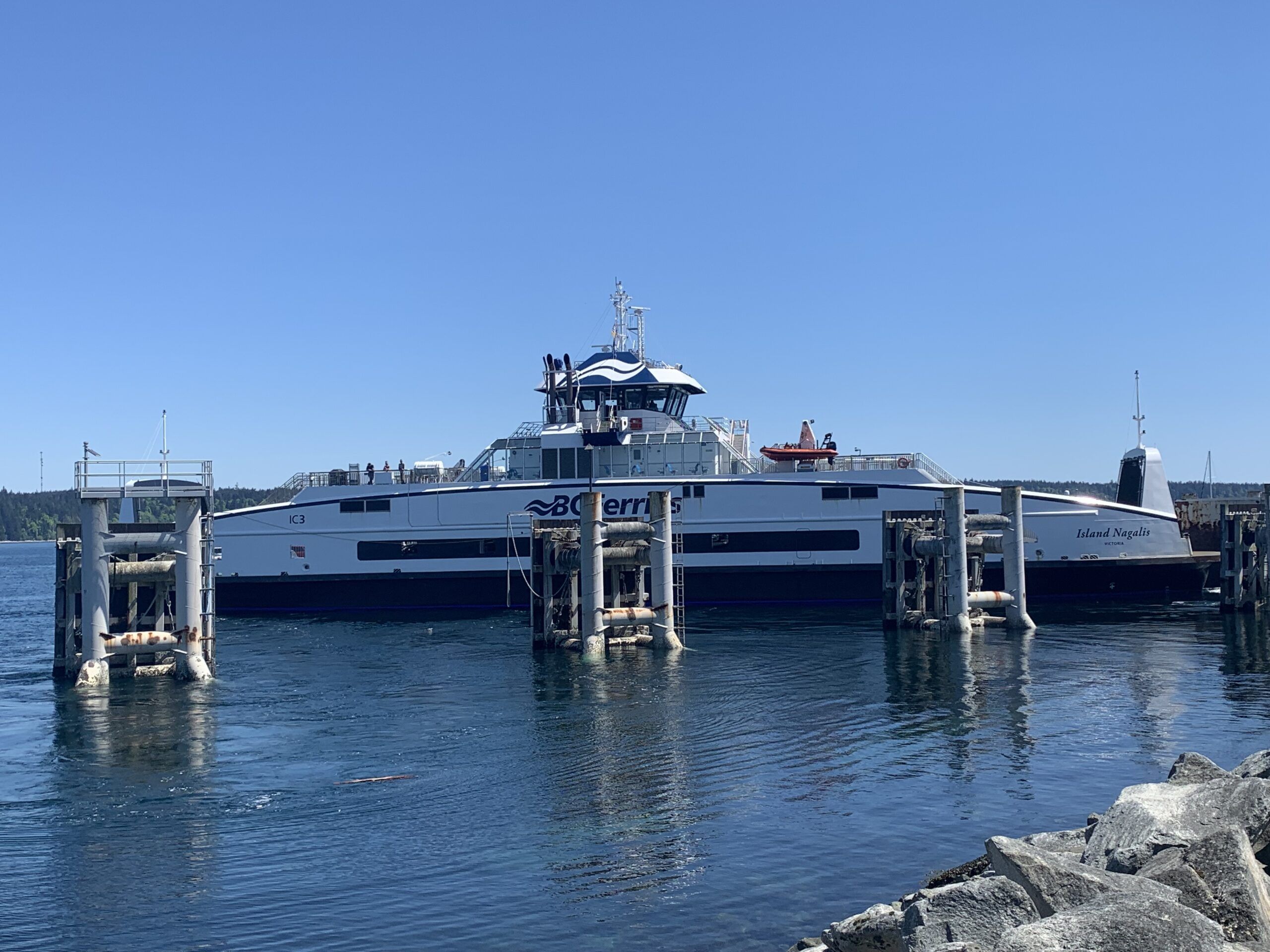 Low tides force ferry delays for some travelers to Quadra Cortes