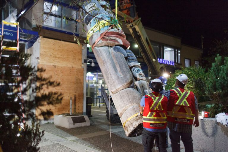 Historic Horseshoe Bay totem pole reunited with North Island family