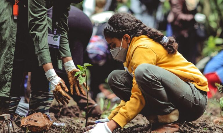 Liberal Caucus Urged to Follow Through on National Youth Climate Corp