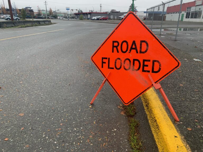 West Coast rivers flooding, rest of Island still on flood watch